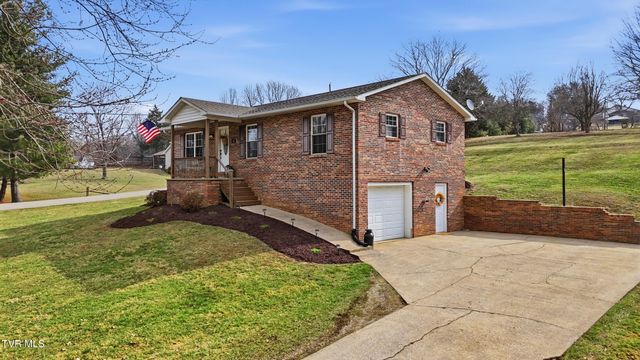 102 Clovercroft Drive, Jonesborough, TN 37659
