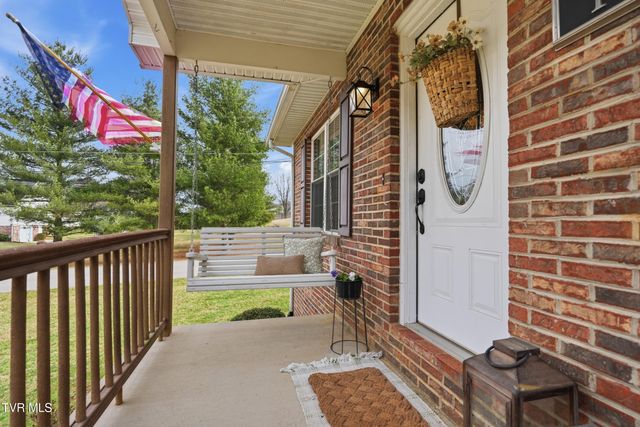 102 Clovercroft Drive, Jonesborough, TN 37659