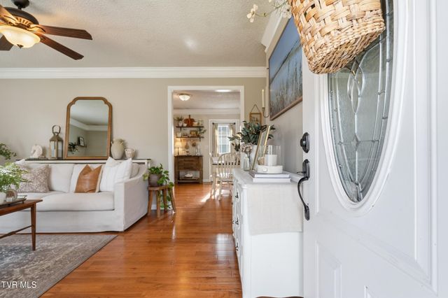 102 Clovercroft Drive, Jonesborough, TN 37659