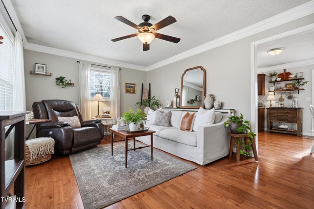 102 Clovercroft Drive, Jonesborough, TN 37659