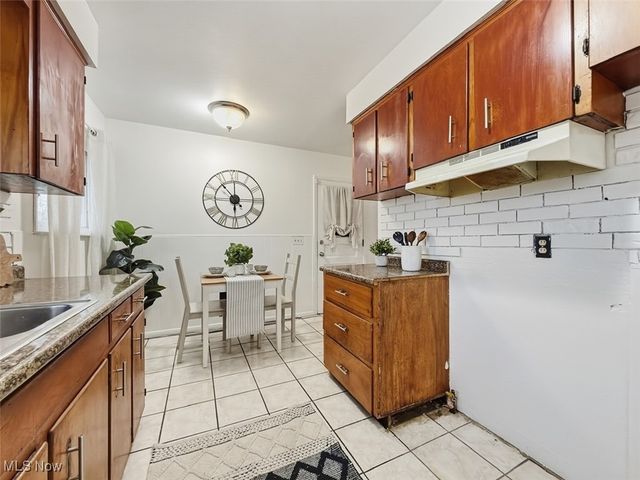 2486 Montgomery Avenue NW, Warren, OH 44485