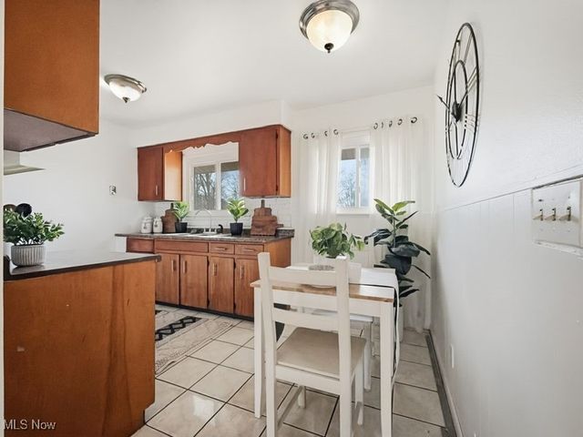 2486 Montgomery Avenue NW, Warren, OH 44485