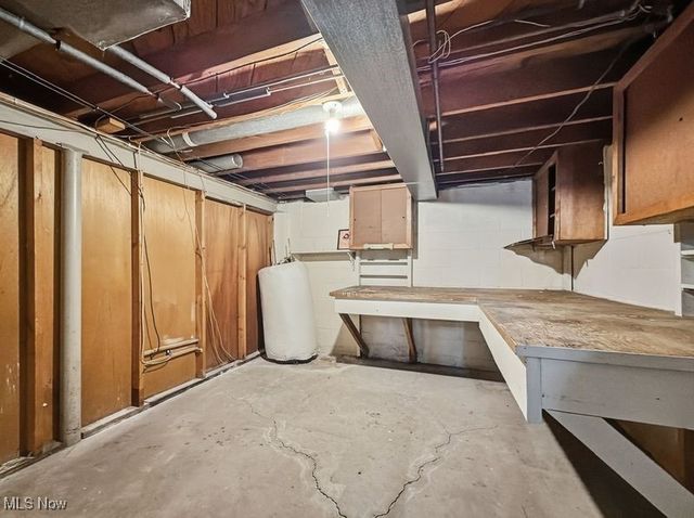 2486 Montgomery Avenue NW, Warren, OH 44485