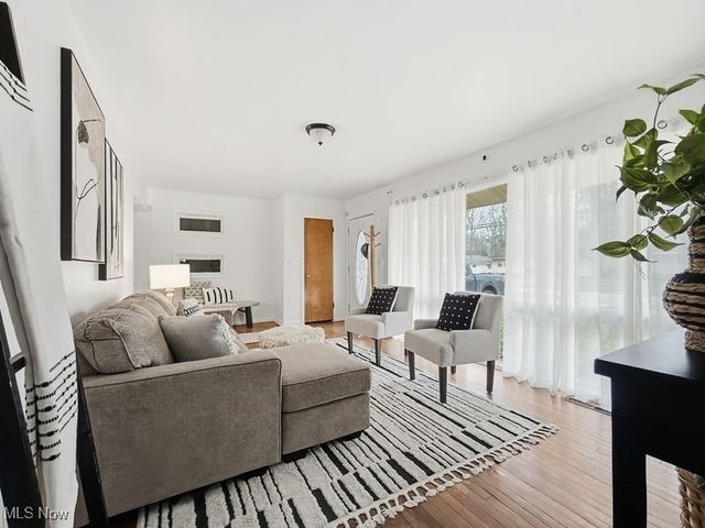 2486 Montgomery Avenue NW, Warren, OH 44485