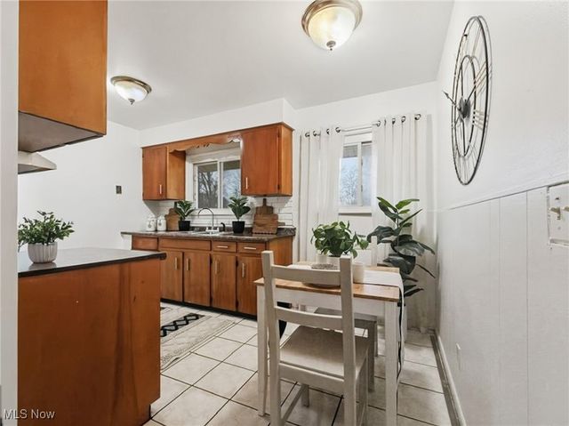 2486 Montgomery Avenue NW, Warren, OH 44485