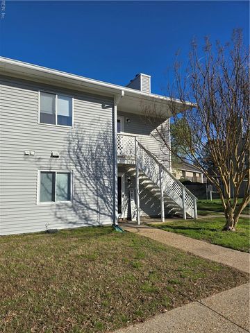 113 Roane Dr Apt A, Hampton, VA 23669