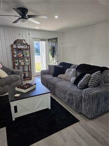 113 Roane Dr Apt A, Hampton, VA 23669