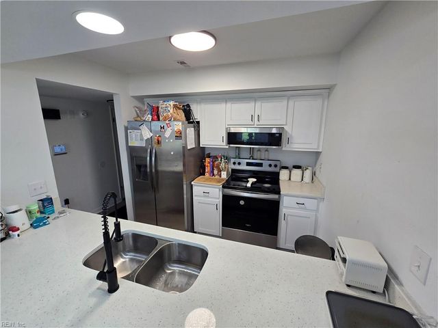 113 Roane Dr Apt A, Hampton, VA 23669