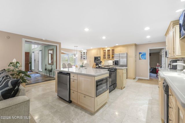 8801 W Bancroft Street, Toledo, OH 43617