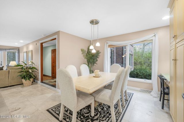 8801 W Bancroft Street, Toledo, OH 43617