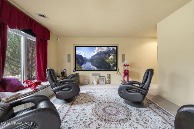 8801 W Bancroft Street, Toledo, OH 43617