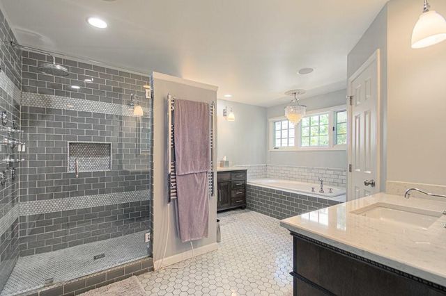 3714 W 61st Terrace, Fairway, KS 66205