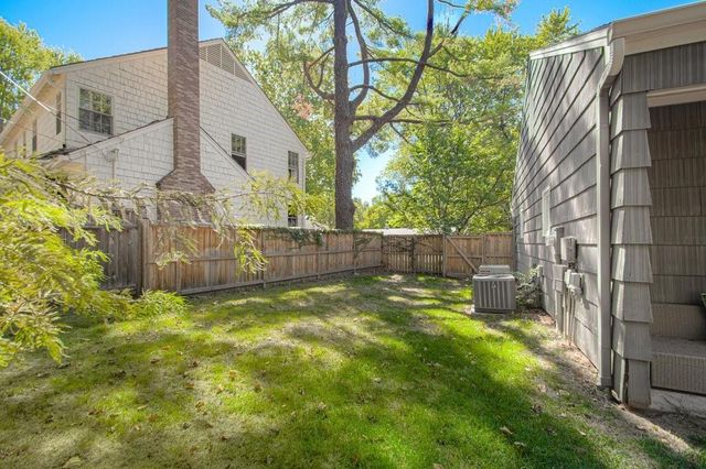 3714 W 61st Terrace, Fairway, KS 66205