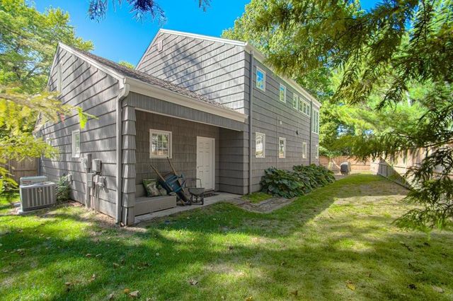 3714 W 61st Terrace, Fairway, KS 66205