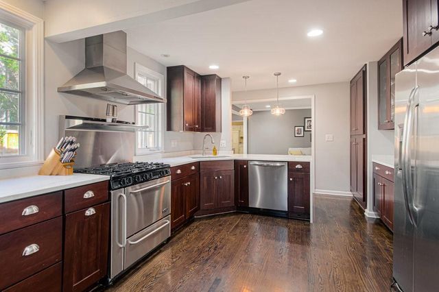 3714 W 61st Terrace, Fairway, KS 66205