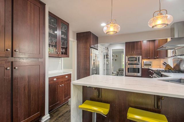 3714 W 61st Terrace, Fairway, KS 66205