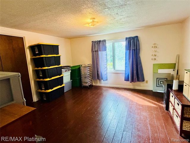 10551 E Goodall Road, Durand, MI 48429