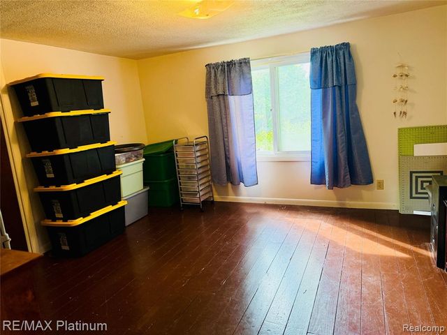 10551 E Goodall Road, Durand, MI 48429