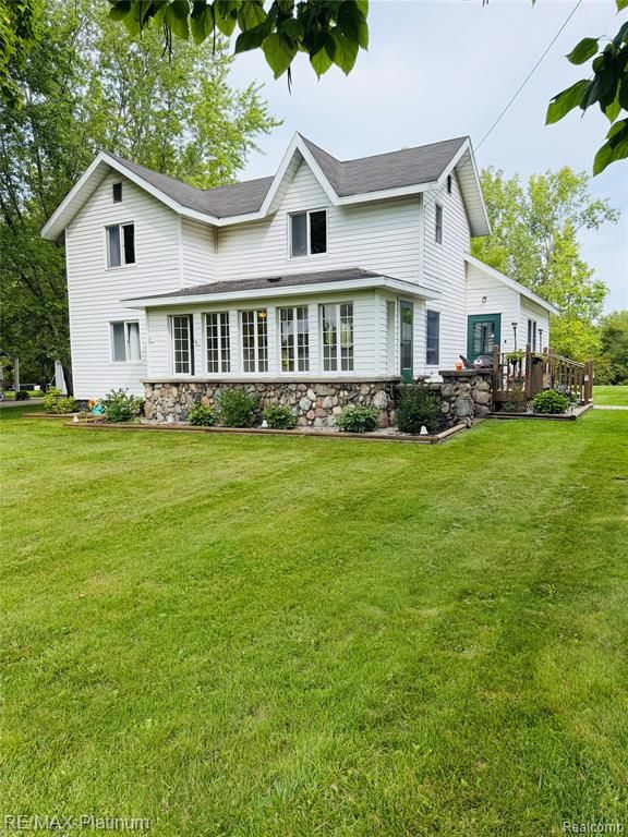 10551 E Goodall Road, Durand, MI 48429