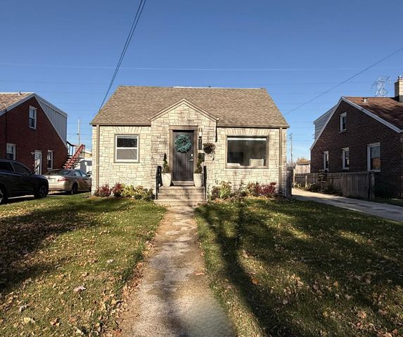 424 E Waterford AVENUE, Milwaukee, WI 53207