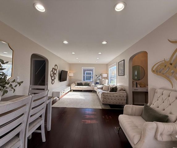 424 E Waterford AVENUE, Milwaukee, WI 53207