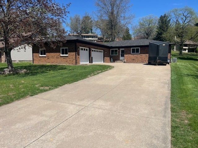 4065 Pinebrook Lane, Bettendorf, IA 52722