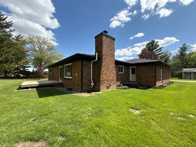 4065 Pinebrook Lane, Bettendorf, IA 52722