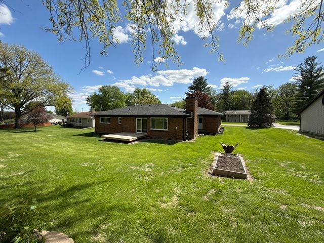 4065 Pinebrook Lane, Bettendorf, IA 52722