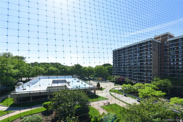 152-18 Union Turnpike 5O, Flushing, NY 11367