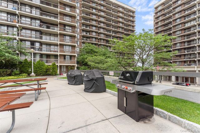 152-18 Union Turnpike 5O, Flushing, NY 11367