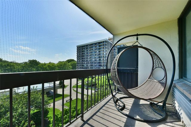 152-18 Union Turnpike 5O, Flushing, NY 11367