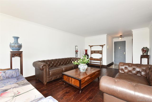 152-18 Union Turnpike 5O, Flushing, NY 11367