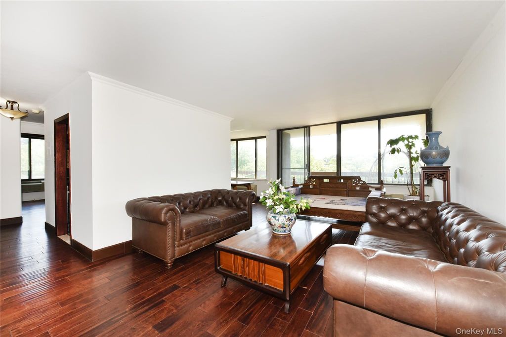 152-18 Union Turnpike 5O, Flushing, NY 11367