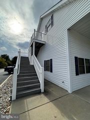 114 SAINT CLAIRE PL #202, Stevensville, MD 21666