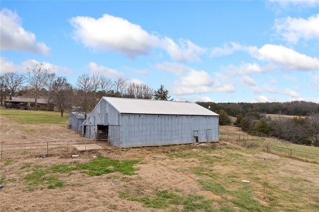 654 County Road 637, Berryville, AR 72616