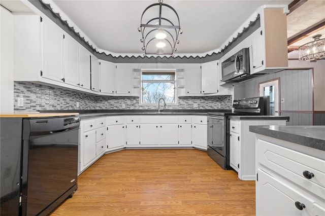 654 County Road 637, Berryville, AR 72616