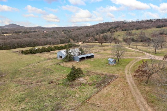 654 County Road 637, Berryville, AR 72616
