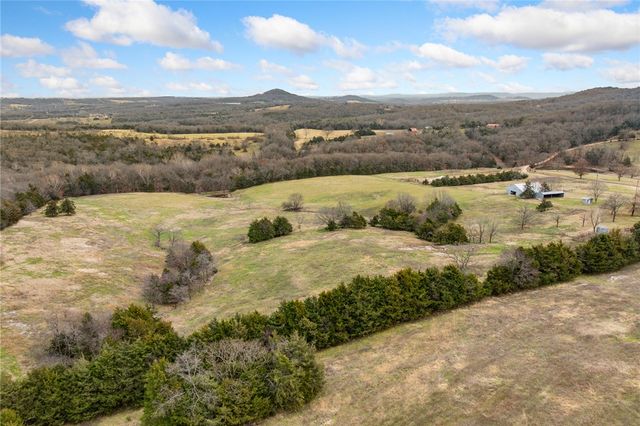 654 County Road 637, Berryville, AR 72616