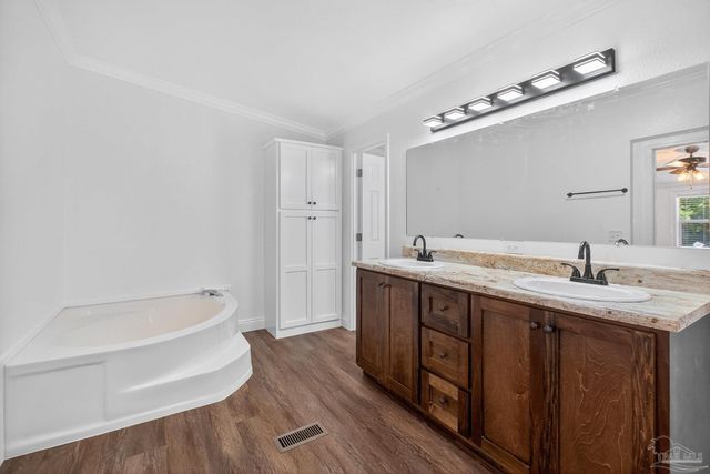 5891 Oglesby Rd, Milton, FL 32570