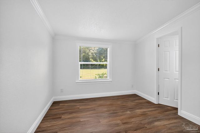 5891 Oglesby Rd, Milton, FL 32570