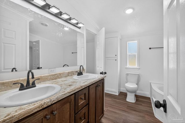 5891 Oglesby Rd, Milton, FL 32570