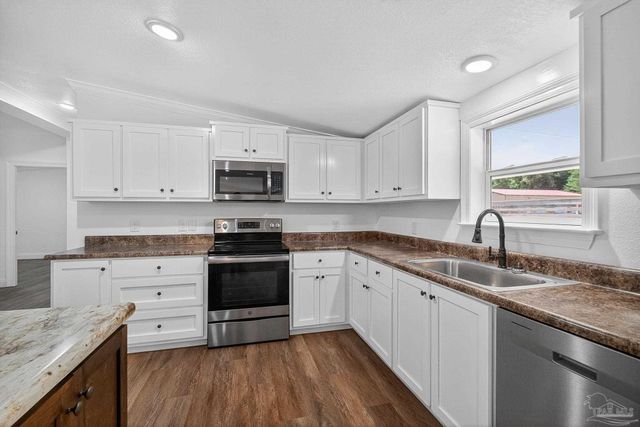 5891 Oglesby Rd, Milton, FL 32570