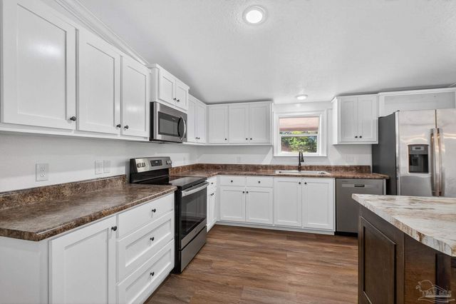 5891 Oglesby Rd, Milton, FL 32570