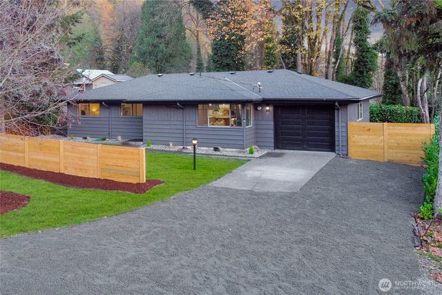 14860 154th Place SE, Renton, WA 98058