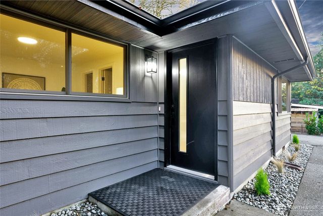 14860 154th Place SE, Renton, WA 98058