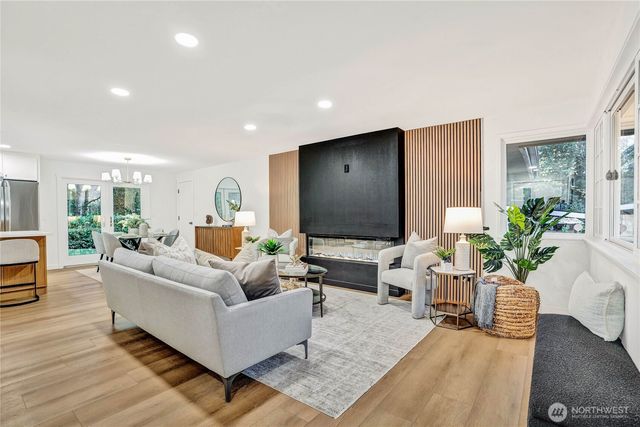 14860 154th Place SE, Renton, WA 98058