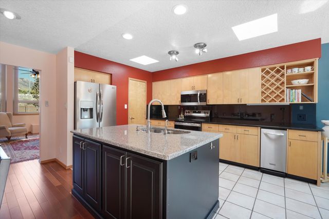 2321 Calle De Gabriel NE, Albuquerque, NM 87122