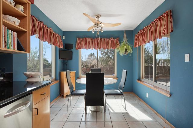 2321 Calle De Gabriel NE, Albuquerque, NM 87122