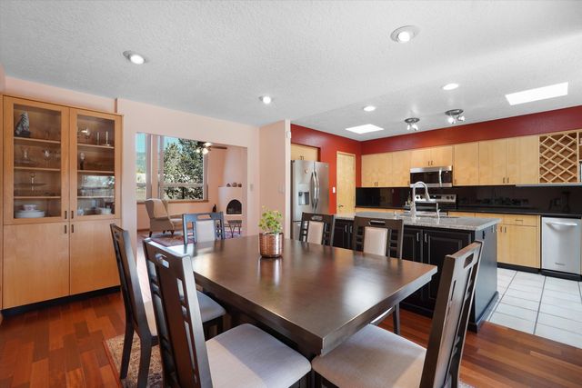 2321 Calle De Gabriel NE, Albuquerque, NM 87122