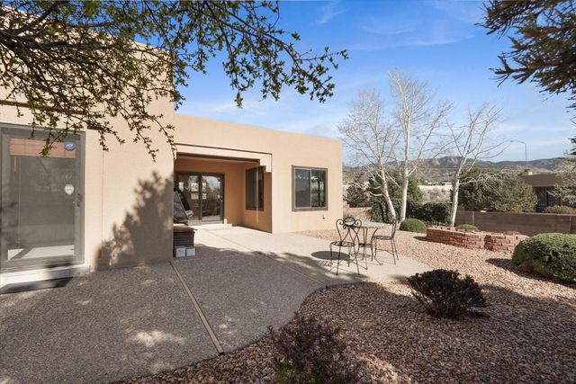 2321 Calle De Gabriel NE, Albuquerque, NM 87122